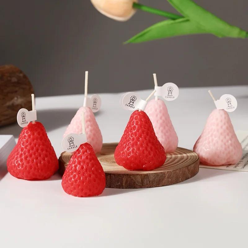 Strawberry Candles 21g